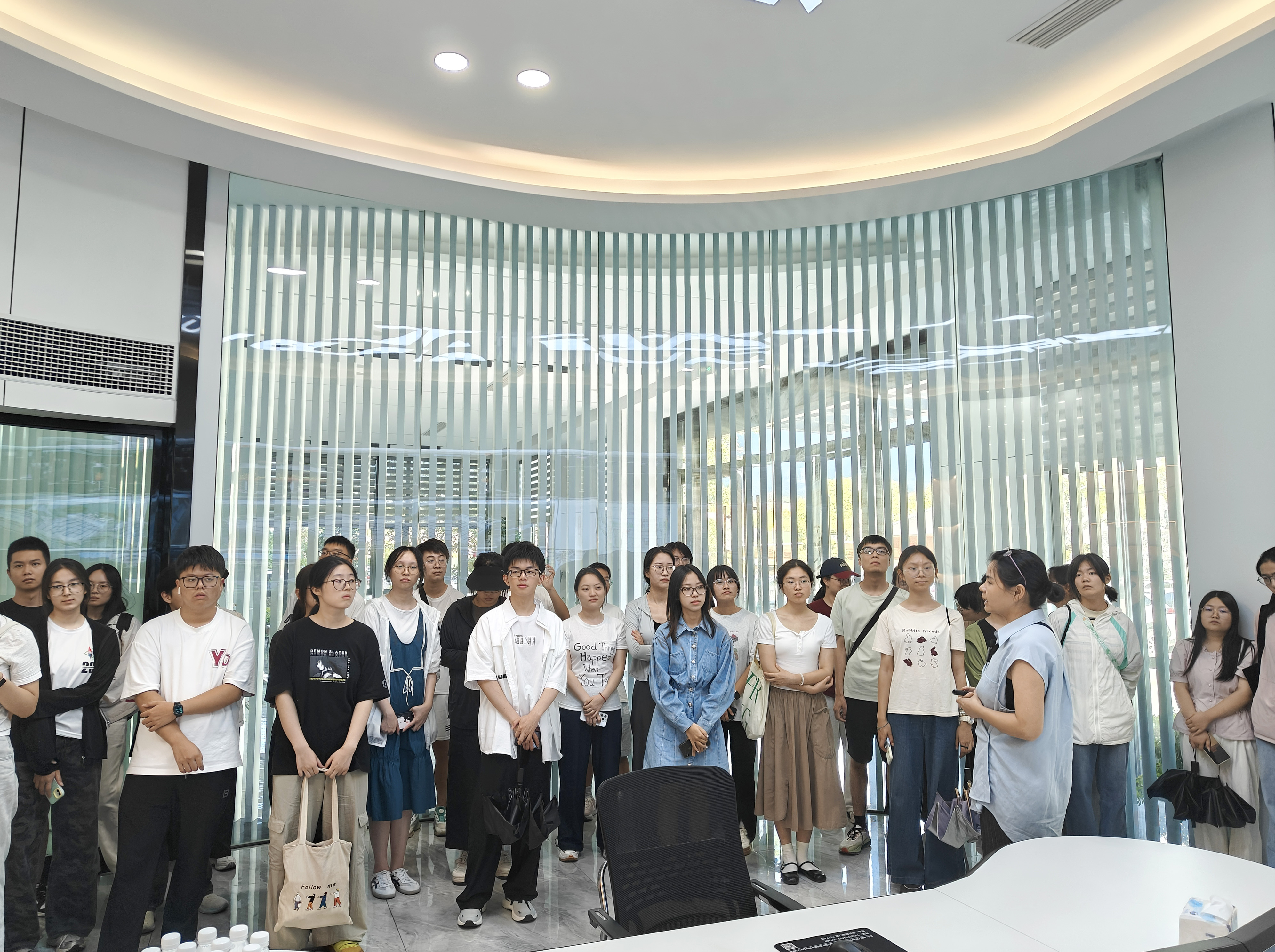 ���ѧ���߽���𻷱� ��֪��ɫ�Ƽ����˲š�������